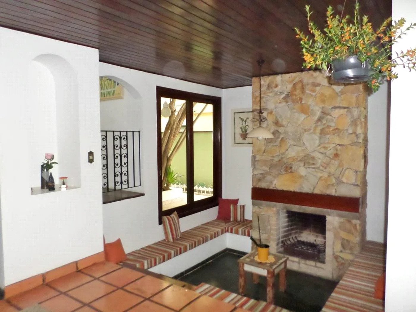 Casa à venda com 4 quartos, sendo 2 suítes, em Jardim Leonor, São Paulo, SP