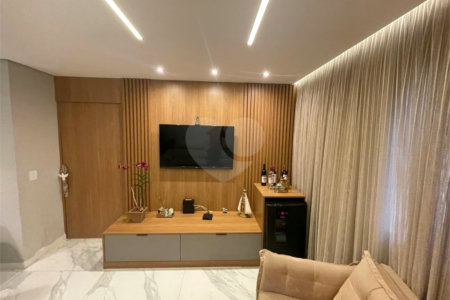 Apartamento com 70m², 3 dormitórios, 1 suíte, 1 vaga, à venda na Vila Guilherme.