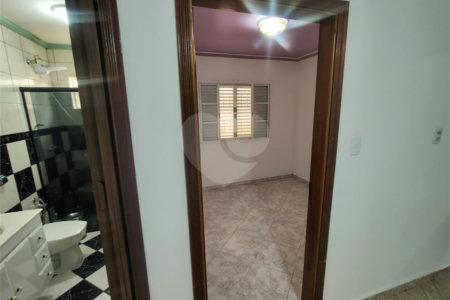 Casa ampla com 3 Quartos e 1 Suíte