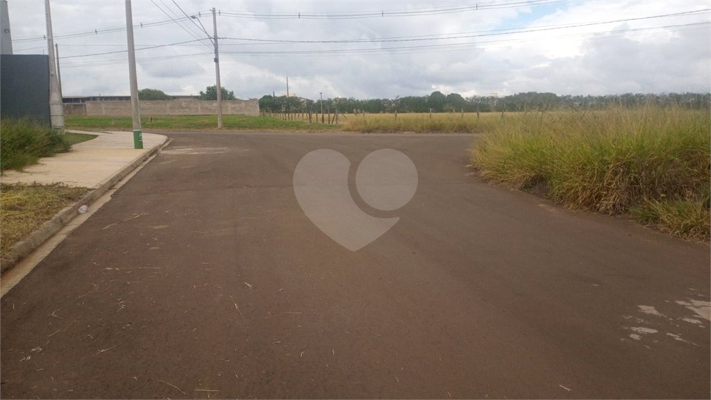 Lote no Jardim do Bosque, aceita financiamento ou aquisição de terreno e construção .