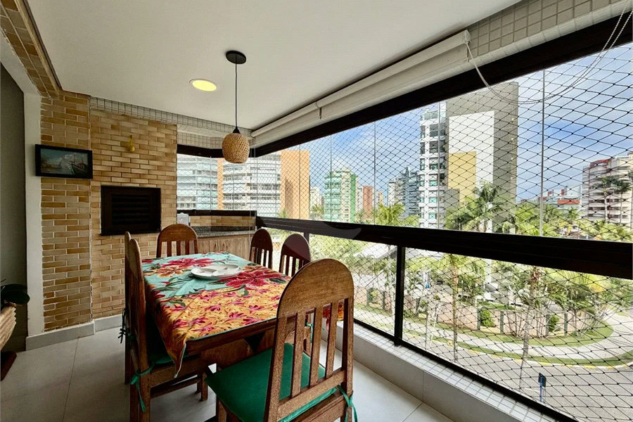 Apartamento à venda com 3 quartos, sendo 1 suíte, em Riviera de São Lourenço, Bertioga, SP