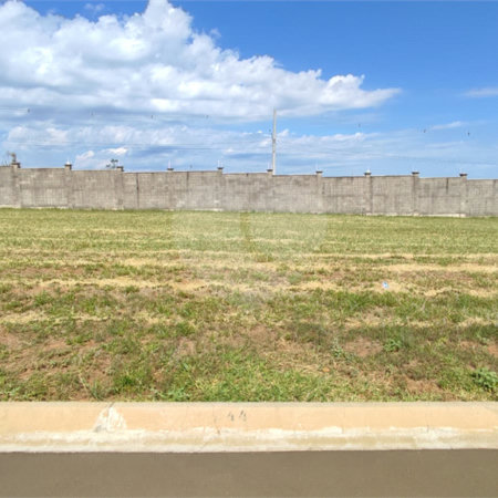Lote à Venda em São Carlos, no Condomínio Villeneuve I
