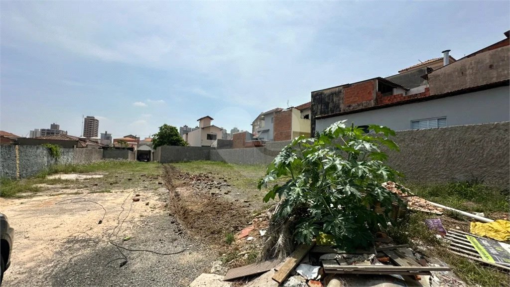 Salão com estacionamento para alugar em rua Xv de Novembro Piracicaba
