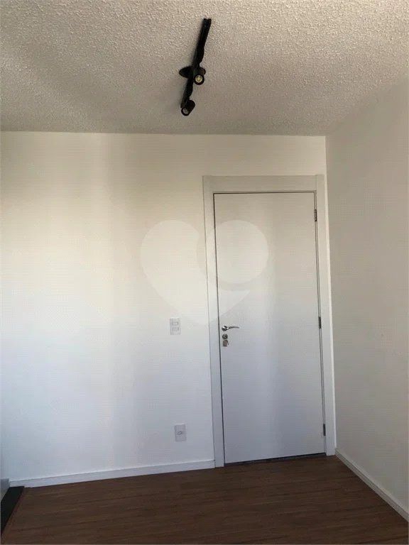 Apartamento com 1 Quarto e 1 banheiro à Venda, 30 m².