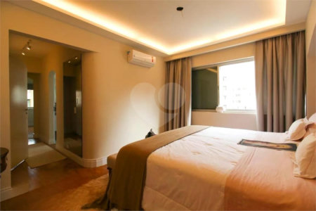 Apartamento para venda em Moema com 185m², 3 dormitórios sendo 1 suíte e 1 vaga