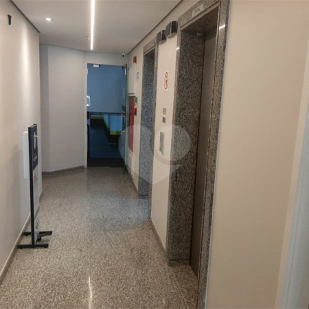 SALA COMERCIAL, ESPAÇO LIVRE DE 59m2, NA ÁREA NOBRE DA BELA VISTA.