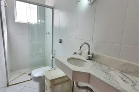 Sobrado à venda com 3 quartos, sendo 1 suíte,  em Jardim Ester Yolanda, São Paulo, SP