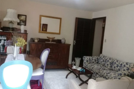 Casa térrea, à venda, a 800 metros do Metrô Vila Sônia