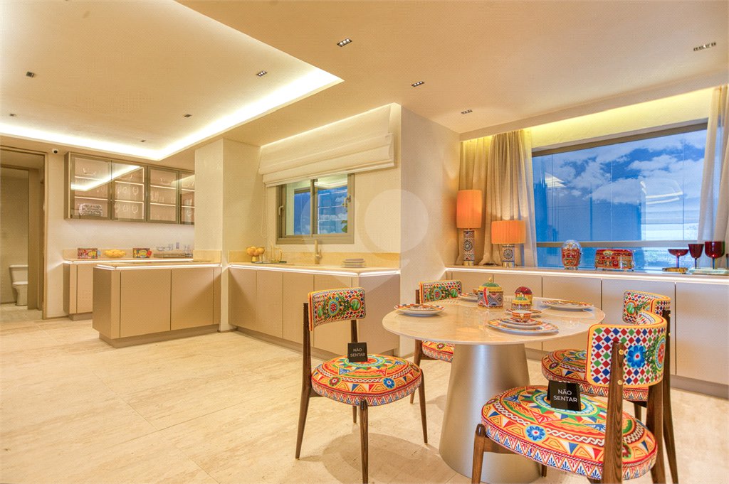 Apartamento à venda com 4 suítes em Pinheiros, São Paulo, SP