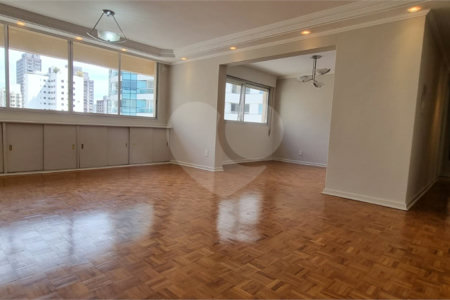 Apartamento com 3 dormitórios, sendo 1 suíte - Itaim Bibi - SP.