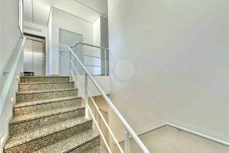 Casa Contemporânea e Mobiliada no Condomínio Palos Verdes – A Essência do Alto Padrão na Granja Viana – 7 suítes, 4 pavimentos com elevador