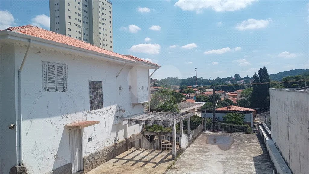 Casa locação, com 3 quartos, 10 vagas no Jardim Floresta - São Paulo/SP