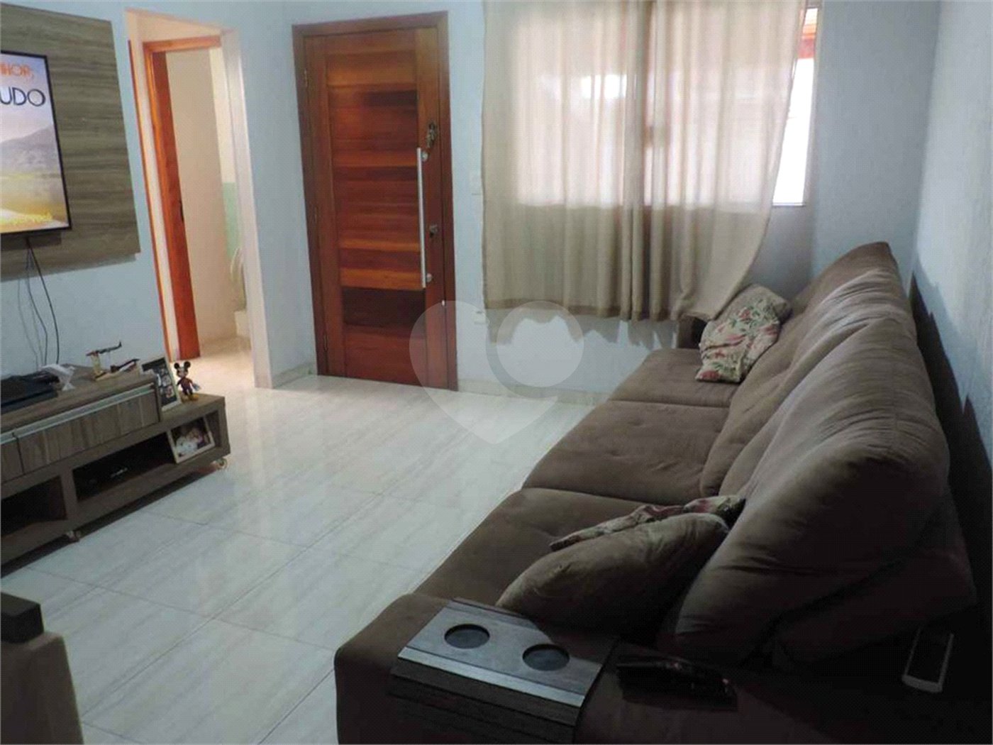 Casa Térrea com 2 dormitórios, sendo 1 suíte.