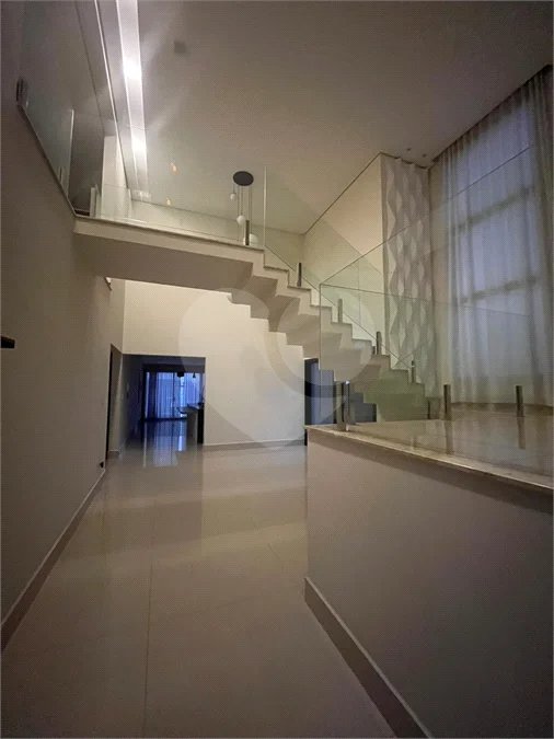 Casa de Alto Padrão à Venda – Condomínio Terra Magna | Indaiatuba/SP - Sofisticação, conforto e funcionalidade. Este magnífico sobrado possui 300 m² de área construída em um terreno de 420 m², com ambientes amplos, integrados e acabamentos de alto padrão. Destaques do imóvel - 4 dormitórios, sendo 3