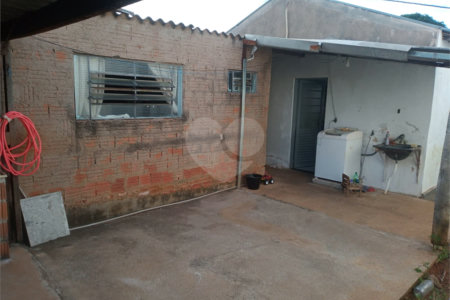 Casa térrea para venda, com 2 dormitórios.