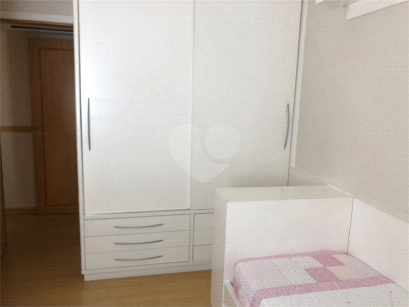 Apartamento na Saúde 126m² 3 dorm/3vagas Aceita permuta por imóvel na praia