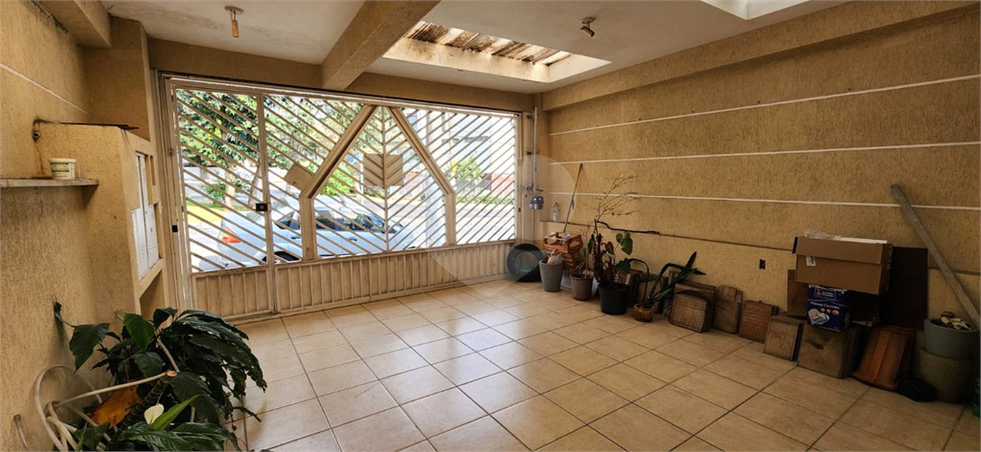Casa térrea com duas edículas para venda - Saúde, SP.