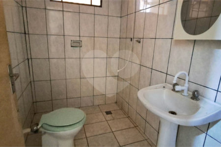 Casa ampla em bairro tranquilo – excelente oportunidade para morar ou investir!