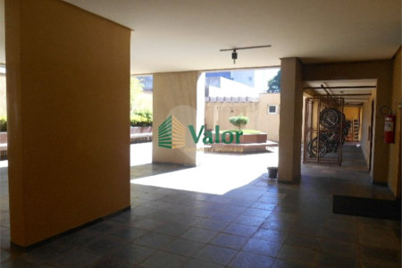 Apartamento com 3 dormitórios.