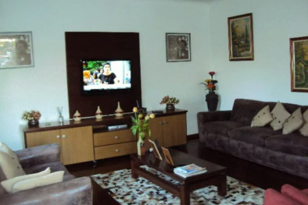 Sobrado à venda 400m² com 4 quartos, sendo 2 suítes, 6 vagas no Jardim Peri Peri próximo metrô Vila Sônia