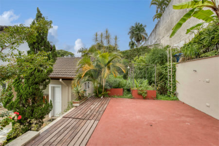 Casa à venda com 4 suítes em Chácara Monte Alegre, São Paulo, SP