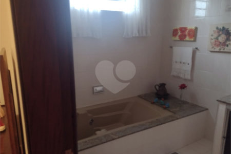 Chácara localizada no Condomínio Leila a venda.