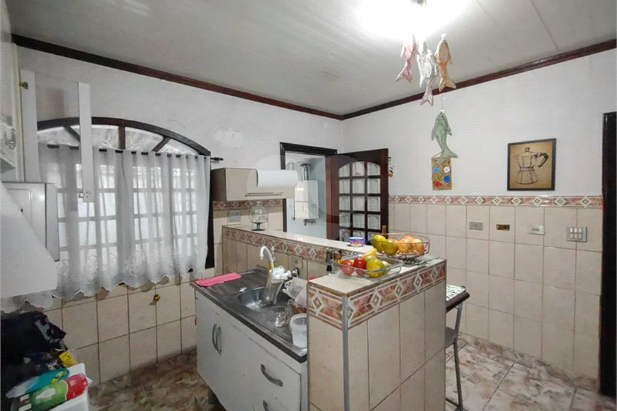 Casa Térrea de Esquina à Venda no Parque Vitória – Excelente Potencial!
