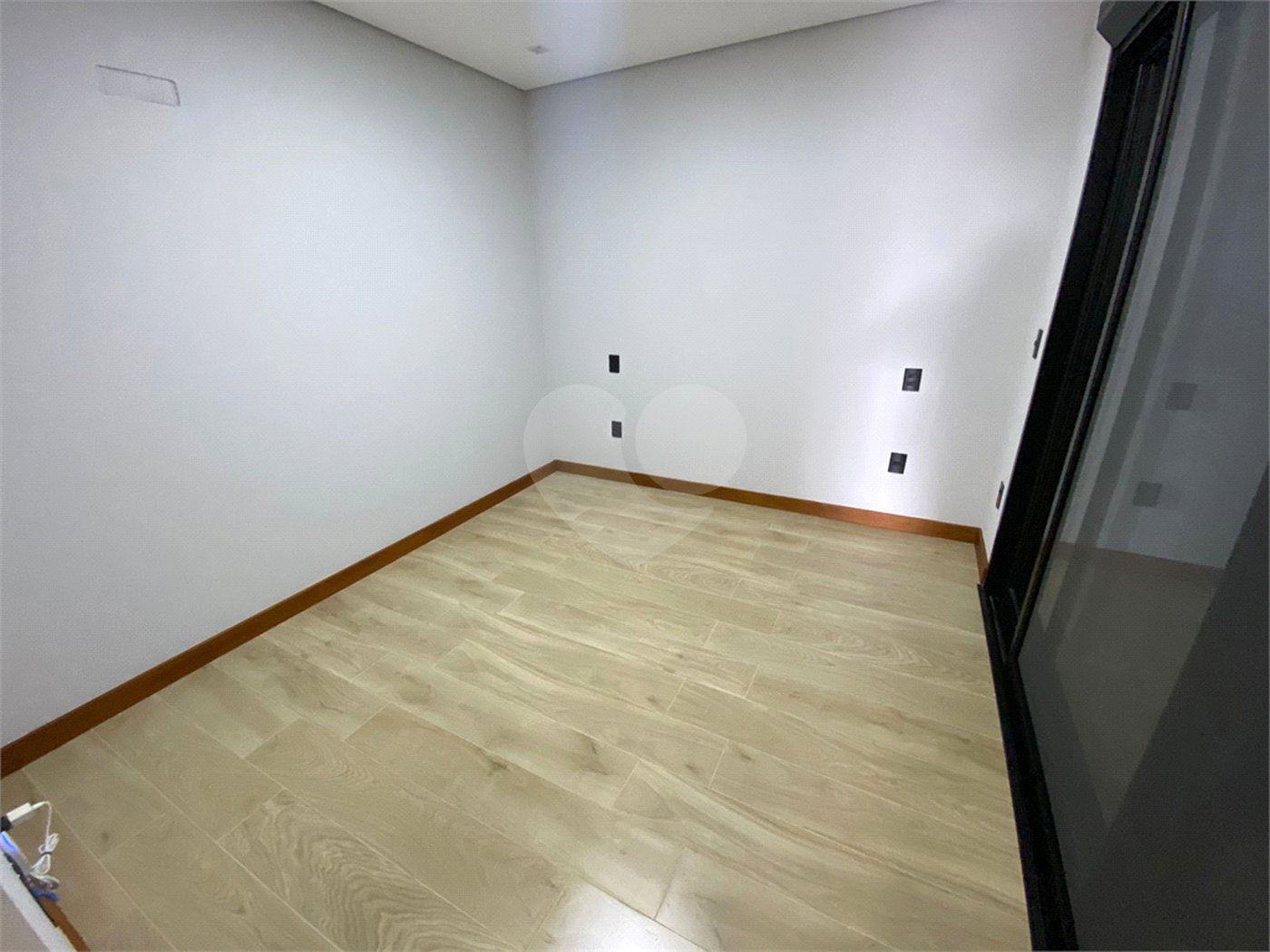 Casa à Venda no Condomínio Damha II