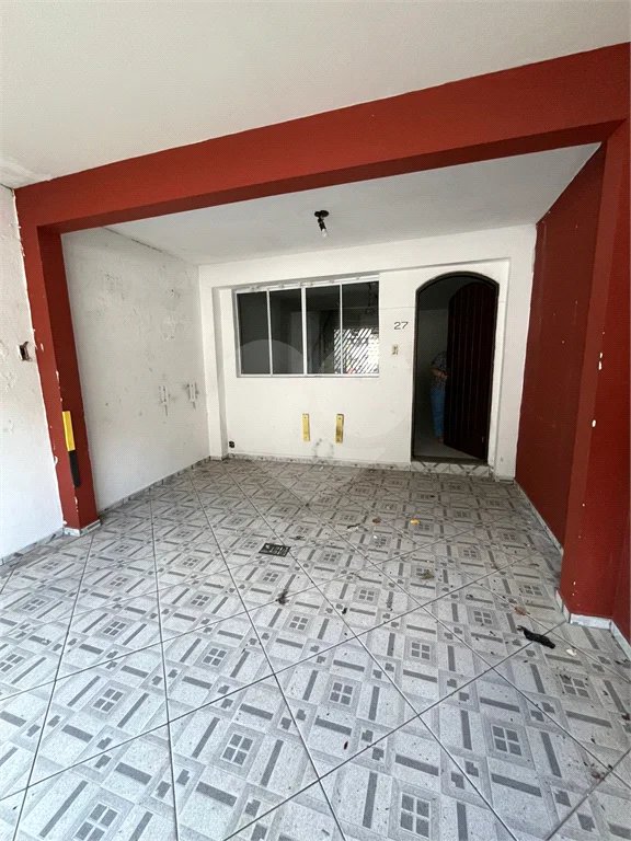 Casa com 125m², 2 dormitórios, 1 vaga, à venda na Vila Harmonia em Guarulhos.