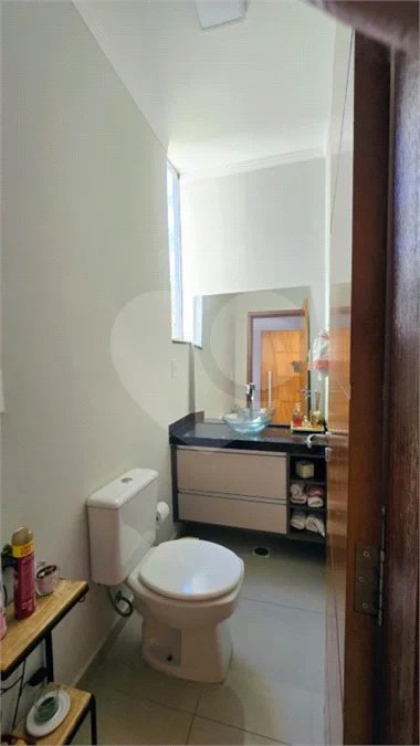 Casa em condomínio Alvorada em Araraquara com 3 dormitórios e piscina