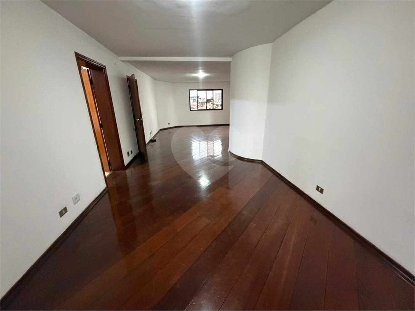 Apartamento com 3 suítes no Jardim França