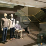 Prédio Comercial com 300m² , 3 pavimentos , refeitório , 2 banheiros , à venda no Brás.