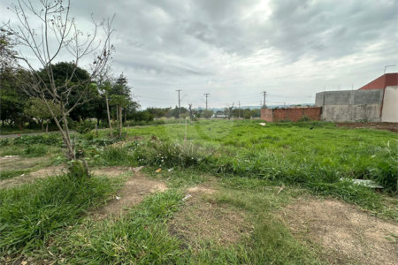 Terreno á venda, com 197m2, no Bairro Parque Primavera em São Carlos.