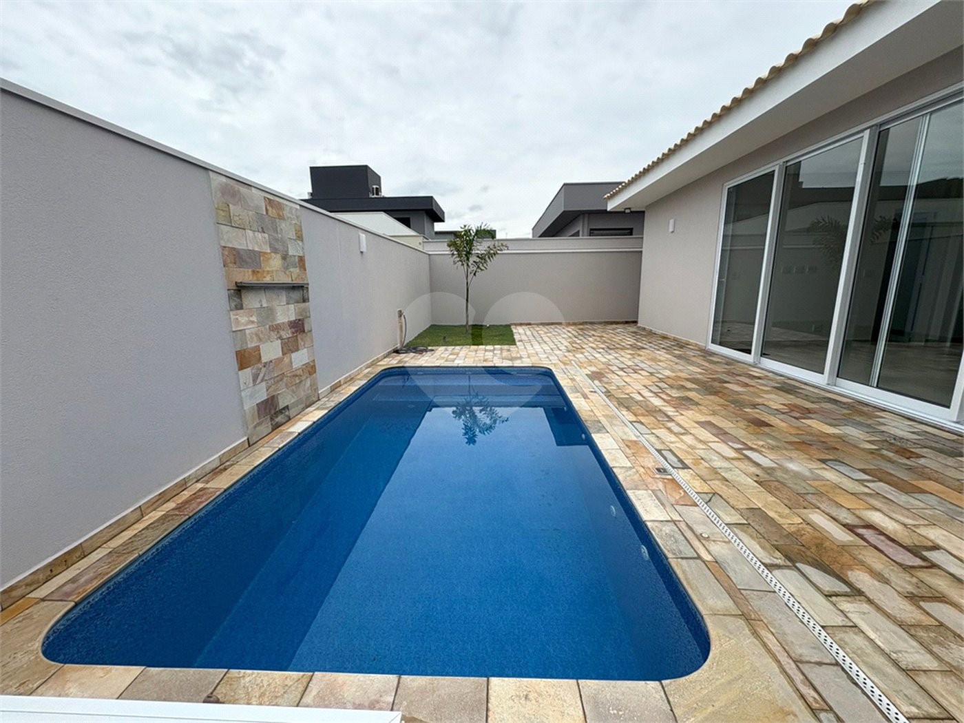 – CONDOMINIO FABER 4
