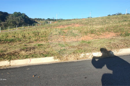 Terreno em Atibaia com 360 m² condomínio fechado com ampla área de lazer