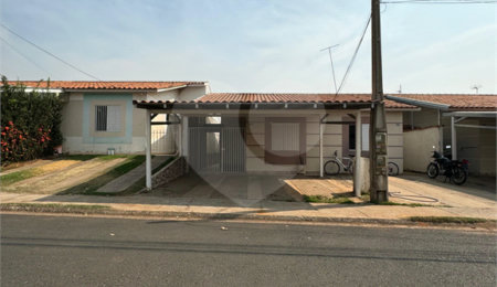 Casa à venda com 2 quartos, sendo 1 suíte, no condomínio Moradas III, São Carlos - SP