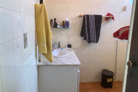 Vende-se excelente casa próxima ao Centro