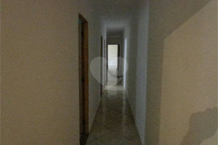 Casa Térrea com 2 dormitórios.