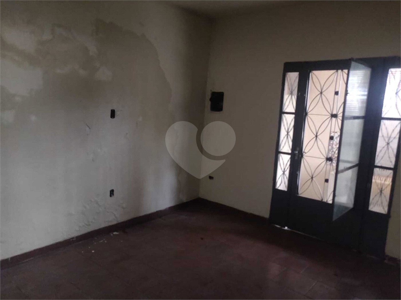 CASA COM DOIS ANDARES SEPARADOS A VENDA NO JARDIM LIMOEIRO, COM 139M²