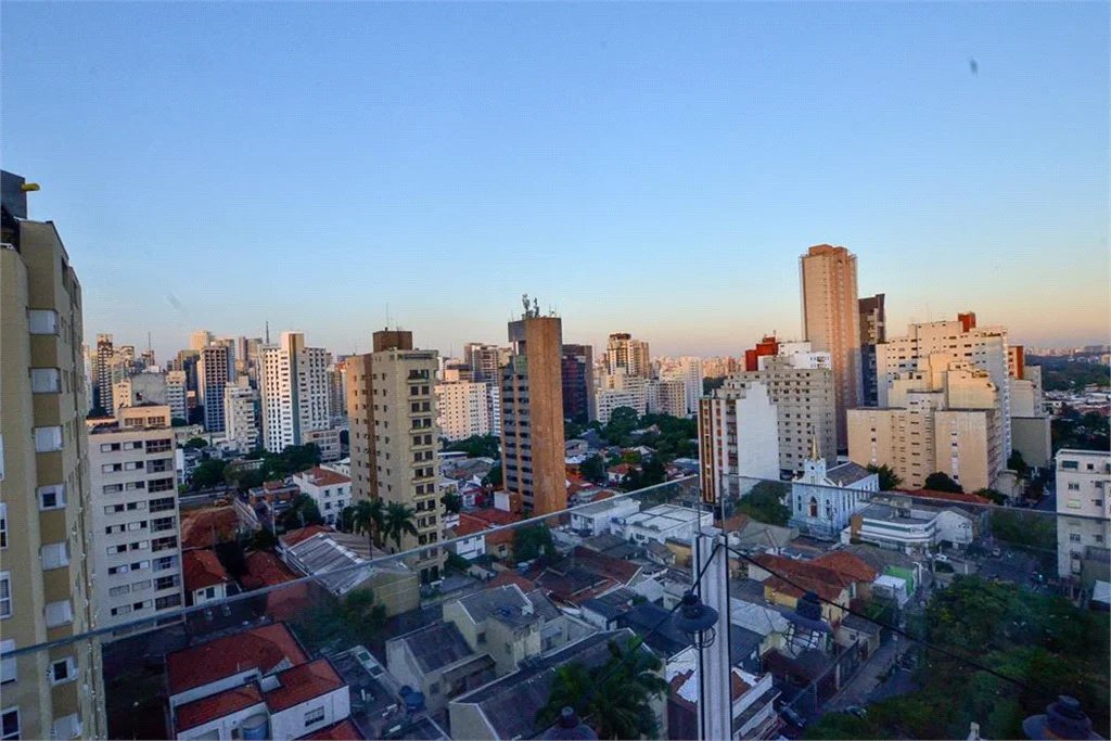 Cobertura à venda com 3 quartos, sendo 1 suíte, em Pinheiros, São Paulo, SP