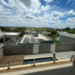 Casa de Alto Padrão à Venda – Condomínio Terra Magna | Indaiatuba/SP - Sofisticação, conforto e funcionalidade. Este magnífico sobrado possui 300 m² de área construída em um terreno de 420 m², com ambientes amplos, integrados e acabamentos de alto padrão. Destaques do imóvel - 4 dormitórios, sendo 3