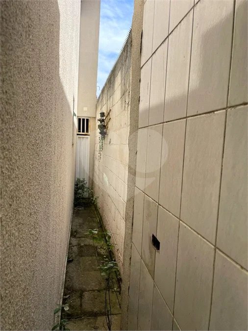 Sobrado com 4 dormitórios, 2 suítes, closet, varandas, escritório, jardim de inverno, espaço gourmet com churrasqueira e fogão a lenha e 3 vagas.