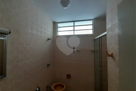 Casa Disponível para Venda ou Locação na Vila Nery – Ideal para Residência ou Comércio