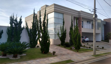 Casa à venda com 4 quartos, sendo 2 suítes, no condomínio Damha III, São Carlos - SP