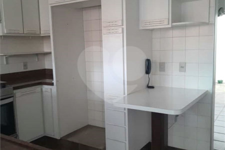 Linda casa para venda / Locação em bairro nobre