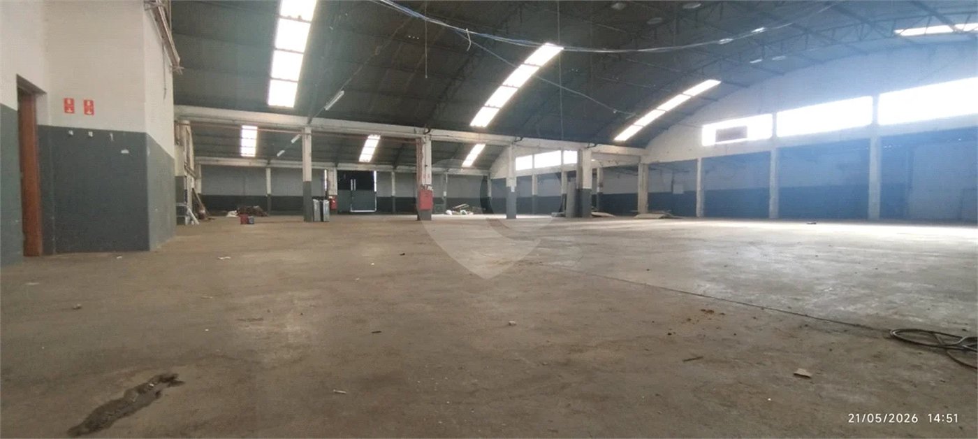 Excelente Galpão Industrial e Comercial em Jundiaí com AVCB e Zoneamento ZR3