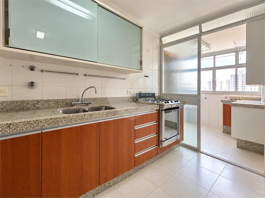 Apartamento com 3 dormitórios sendo 1 suíte à venda em Higienópolis, São Paulo - SP