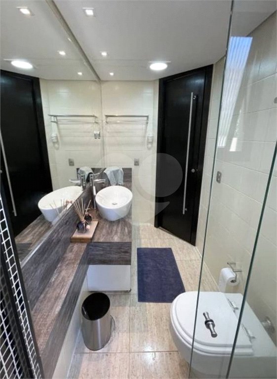 Apartamento LINDO reformado 4 dormitórios, sendo 2 suítes 1 mster, closet varandas integradas.