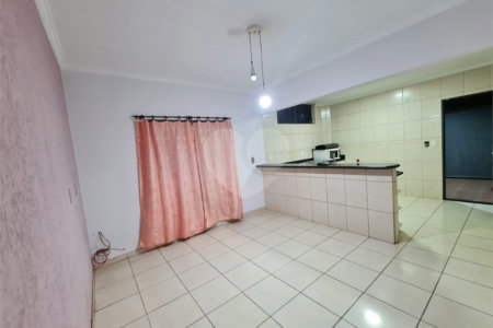 Casa sobrado para venda no Jardim das Torres