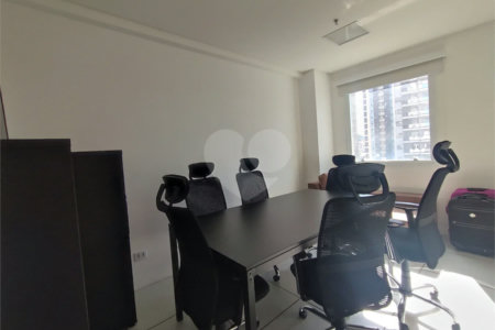 Excelente conjunto comercial para locação com 38 m², 2 salas com varanda e 1 vaga no Ipiranga!